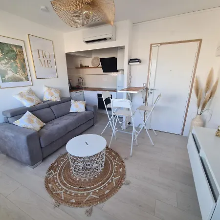 Apartment Lumineux Avec Vue Sur A 50 M De La Et Du Centre *