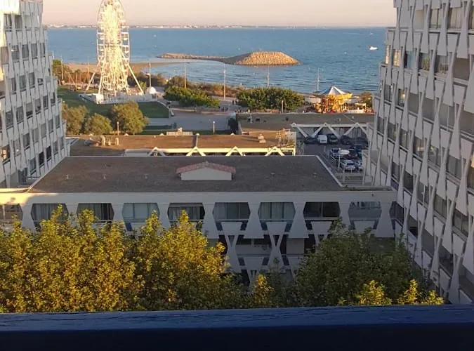 Διαμέρισμα Lumineux Avec Vue Sur A 50 M De La Et Du Centre